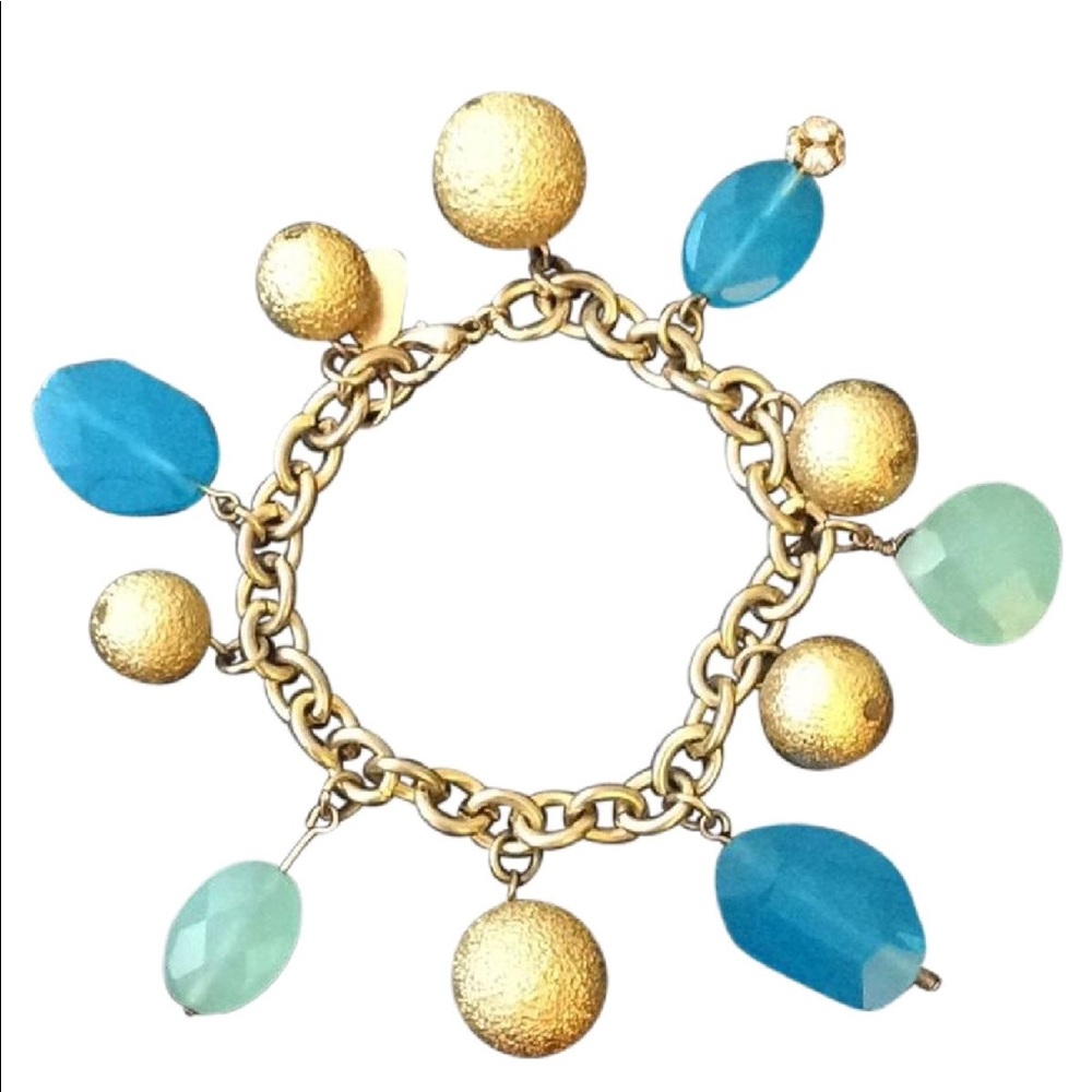 Bracelet and earrings
